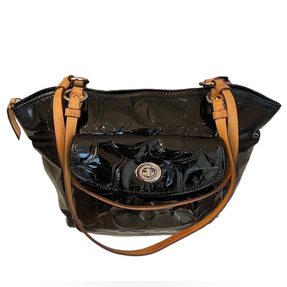 Coach Handbags - AUTHENTIC Coach Vintage Leah Leather Tote Bag Signature C in Like New Condition